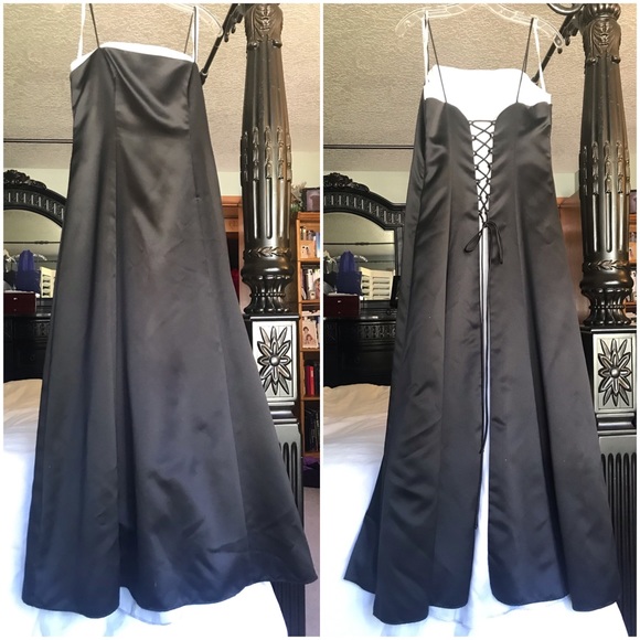 Prom Dress / A-Line Ball Gown - Size 10 - Picture 2 of 5